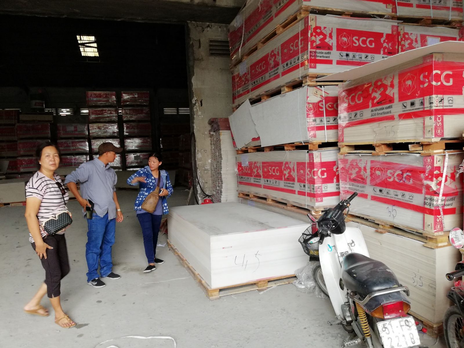 Tấm làm vách, tấm làm vách ngăn, tấm làm vách ngăn giá rẻ				 	 1 Tấm lót sàn chịu lực, Tấm lót sàn nhà xi măng, tấm bê tông nhẹ làm mái chống nóng, Giá tấm be tông				 	 1 Tấm lót mái ngói, tấm xi măng lót mái, Làm mái bằng tấm Cemboard, Tấm xi măng Smartboard lợp mái